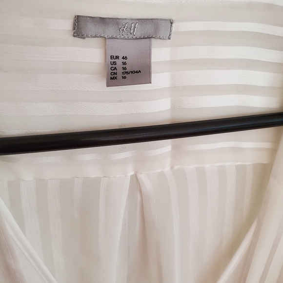 Striped White Wrap Sheer Blouse w/ Lining - New - Picture 5 of 6